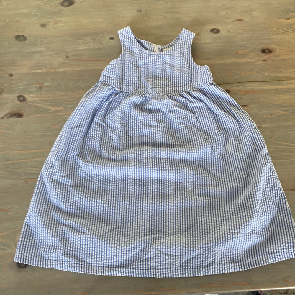 Lands End smocking dress. Size 7. Used in good condition.seersucker
